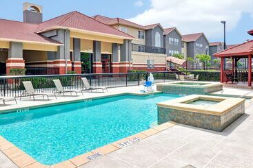 هتل Homewood Suites By Hilton Longview