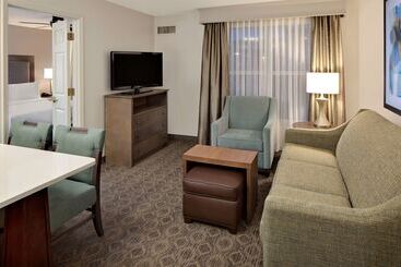 هتل Homewood Suites By Hilton Minneapolismall Of America