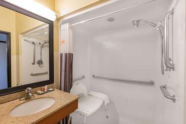 هتل La Quinta By Wyndham Helena