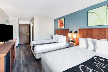 هتل La Quinta By Wyndham Helena