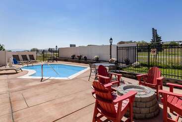 هتل La Quinta By Wyndham Helena
