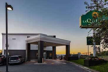 هتل La Quinta By Wyndham Helena