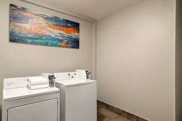 هتل La Quinta By Wyndham Salem Or