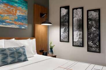 هتل La Quinta By Wyndham Salem Or