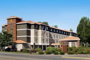 هتل La Quinta By Wyndham Salem Or