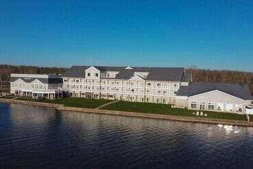 هتل Lakeside Resort & Conference Center