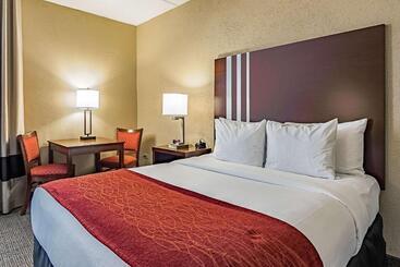 هتل Fairfield By Marriott Inn & Suites Madison South
