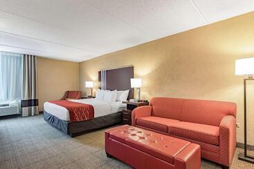 هتل Fairfield By Marriott Inn & Suites Madison South