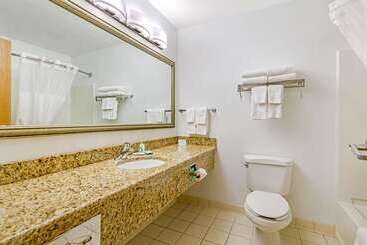 هتل Quality Inn Near Monument Health Rapid City Hospital