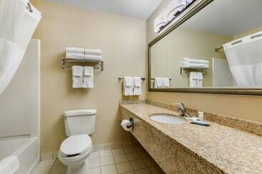 هتل Quality Inn Near Monument Health Rapid City Hospital