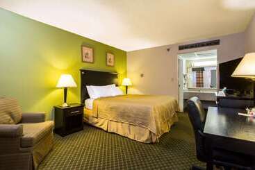 هتل Quality Inn & Suites Moline  Quad Cities