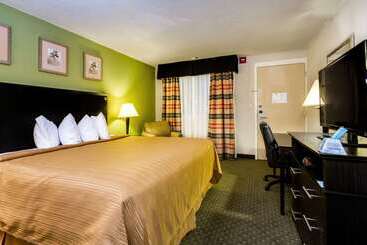 هتل Quality Inn & Suites Moline  Quad Cities