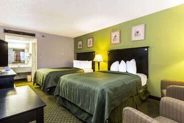 هتل Quality Inn & Suites Moline  Quad Cities