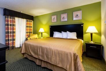 هتل Quality Inn & Suites Moline  Quad Cities