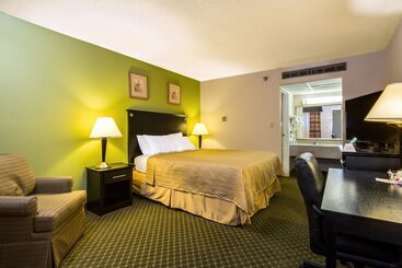 هتل Quality Inn & Suites Moline  Quad Cities