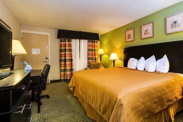 هتل Quality Inn & Suites Moline  Quad Cities