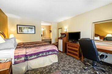فندق Quality Inn University Area