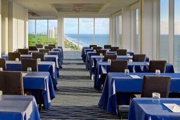 هتل Sonesta Fort Lauderdale Beach