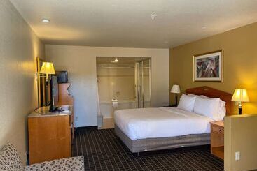 Surestayplus Hotel By Best Western San Jose Central City