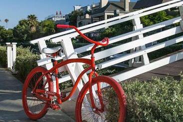 هتل The Kinney Venice Beach
