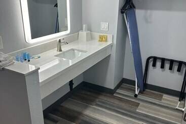 Wave Hotel Manhattan Beach