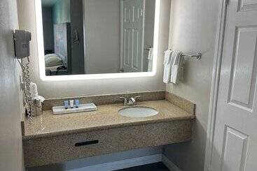 Wave Hotel Manhattan Beach