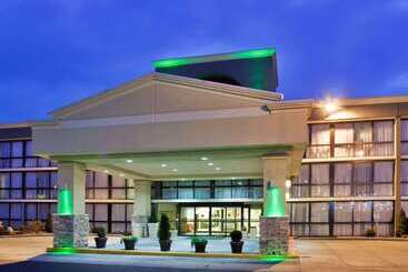 هتل Wingate By Wyndham Kansas City