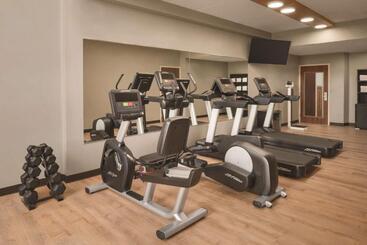 هتل Wyndham Garden Conference Center Champaign/urbana