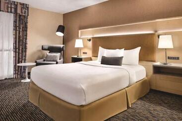 هتل Wyndham Garden Conference Center Champaign/urbana
