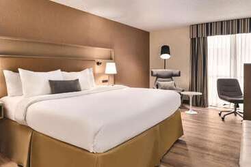 هتل Wyndham Garden Conference Center Champaign/urbana