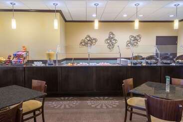 Wyndham Garden Oklahoma City Hotel & Conference Ctr Near Airport, Fairgrounds Paycom & I40