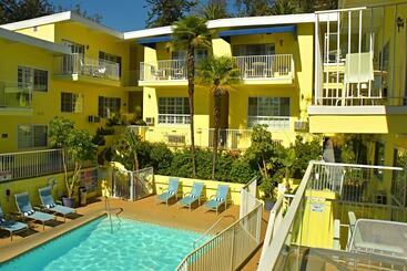 Magic Castle Hotel
