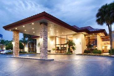 استراحتگاه Best Western International Speedway