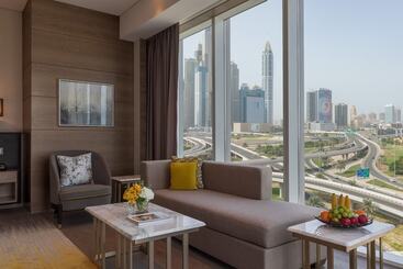 هتل Taj Jumeirah Lakes Towers