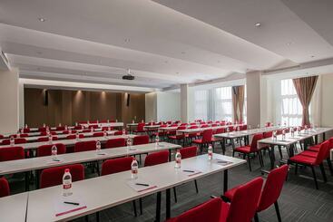 هتل Ramada By Wyndham Yangzhou Slender West Lake