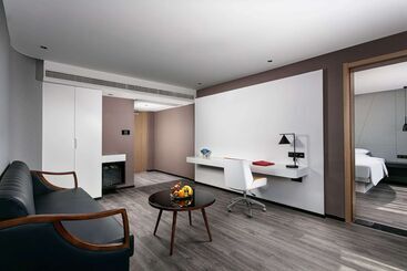 هتل Ramada By Wyndham Yangzhou Slender West Lake