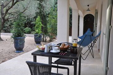 تختخواب و صبحانه Chambres D Hôtes Sous L Olivier