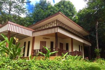 هتل Fine Times Resort