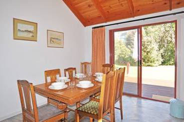 Beilby Beach Cottage  Free Wifi & Foxtel  Pet Friendly