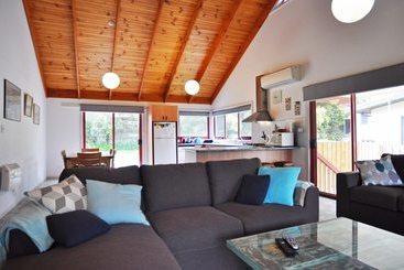 Beilby Beach Cottage  Free Wifi & Foxtel  Pet Friendly
