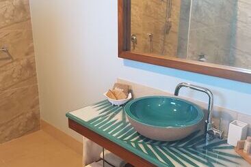 هتل Moana Sands Lagoon Resort - Adults Only