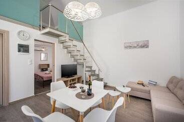 House Sirili