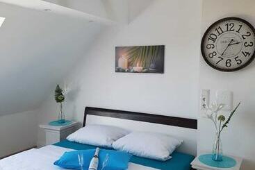 Lorenz Apartment 2