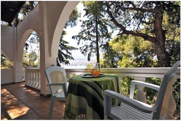 Poros Pine Villa