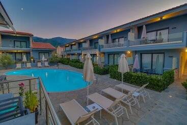 Theros Villas & Suites