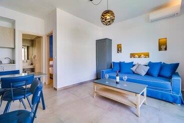 Theros Villas & Suites