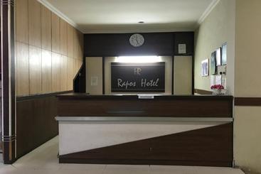 هتل Oyo 2144  Rapos