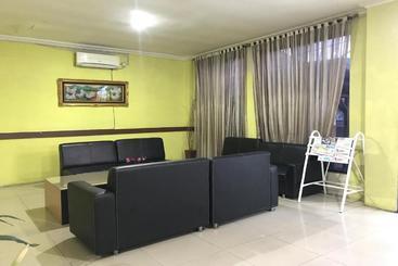هتل Oyo 2144  Rapos