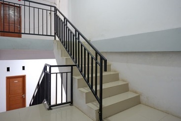 هتل Reddoorz Near Pasar Baru Mamuju