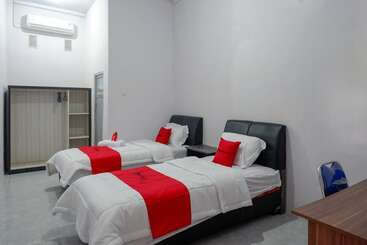 هتل Reddoorz Near Pasar Baru Mamuju